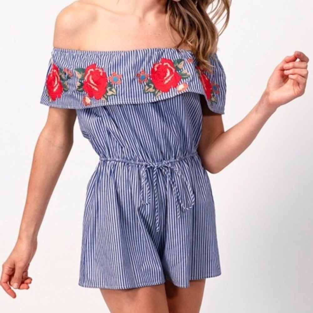 🌟NWOT🌟 Andrée by UNIT Navy Stripe Floral Romper
